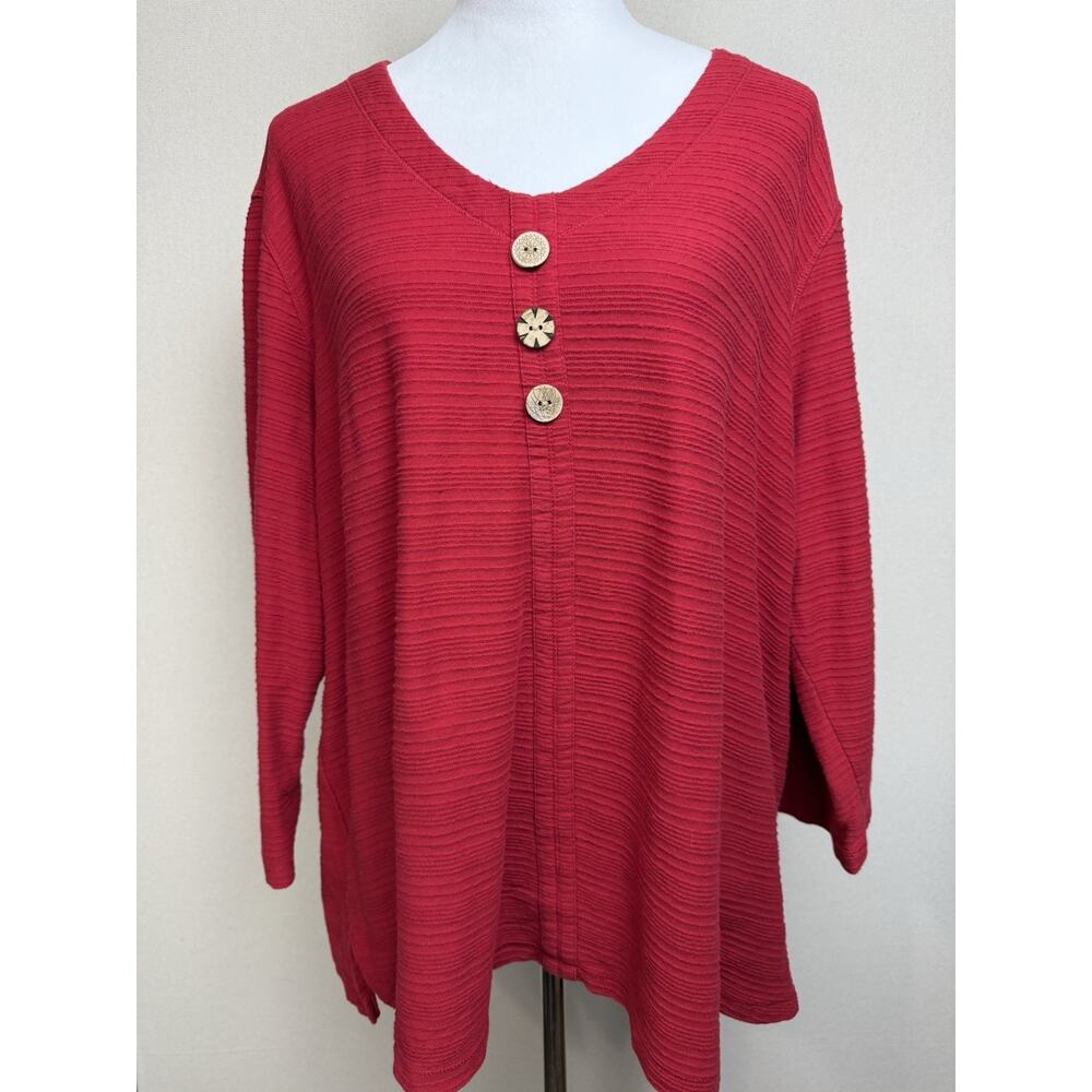 Multiples Women’s Tunic Top Sz 2X‎ Red 3/4 Sleeves Decorative Wooden Buttons